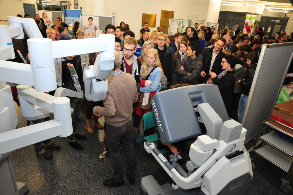 Von der Schlüssellochchirurgie zur Roboter-assistierten Chirurgie mit dem Da-Vinci-Operationssystem