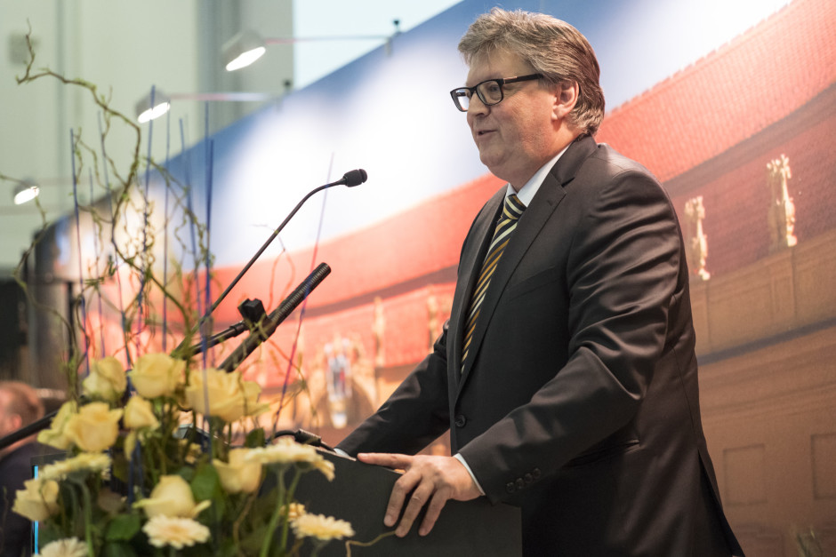 Prof. Dr. Dr. h.c. J. Schüttler, Dekan