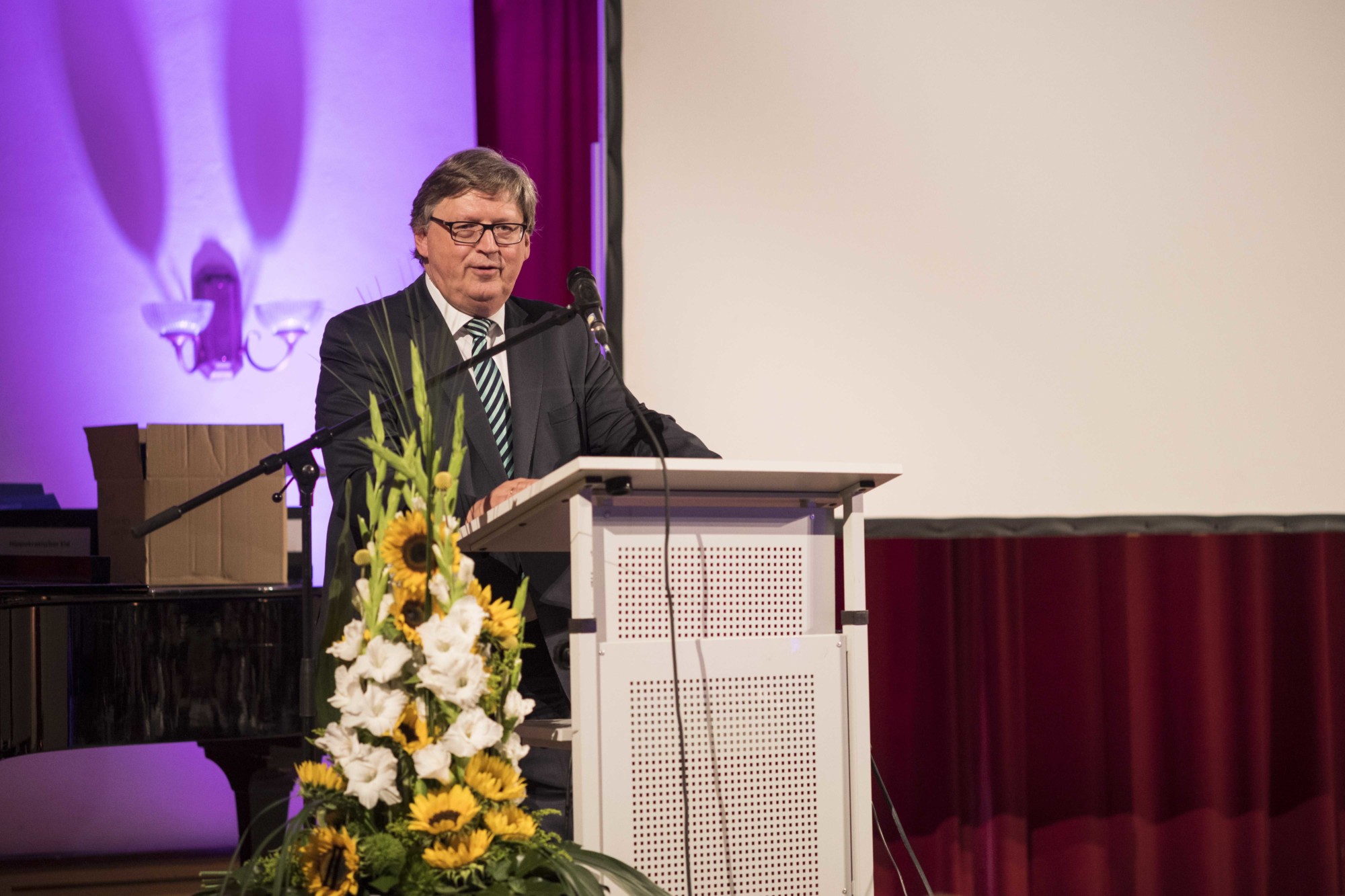 Prof. Dr. Dr. h.c. J. Schüttler