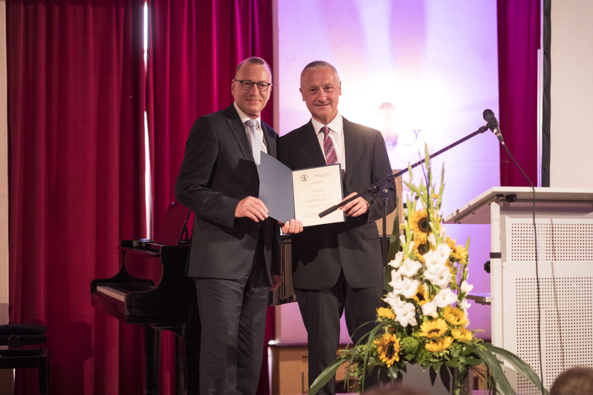 Preis für gute Lehre an Prof. Dr. W. Lang