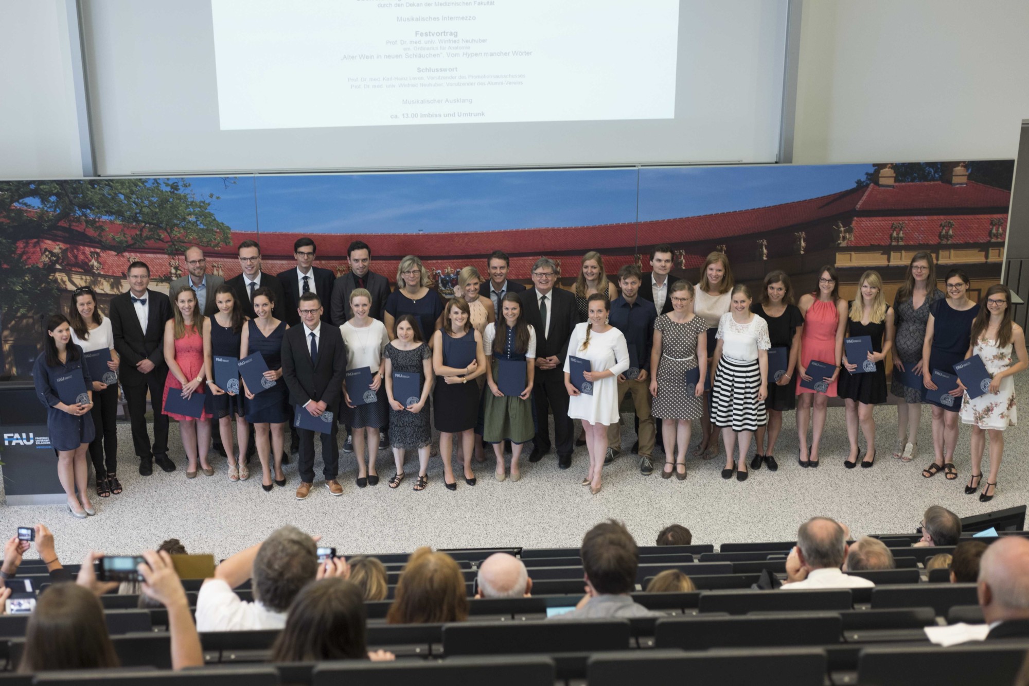 Zum Artikel "Promotionsfeier 2017"