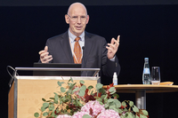 Zum Artikel "Ehrung im Rahmen des 63. DGGG-Kongresses"