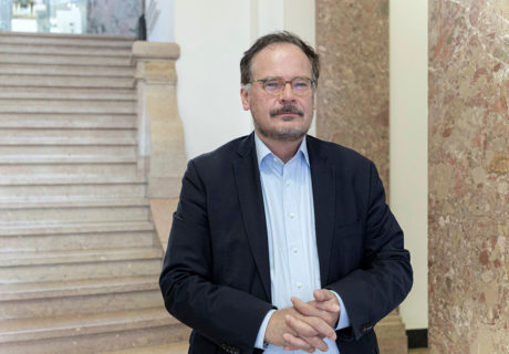 Zum Artikel "Prof. Frewer mit Theo und Friedl Schöller-Preis 2021 ausgezeichnet"