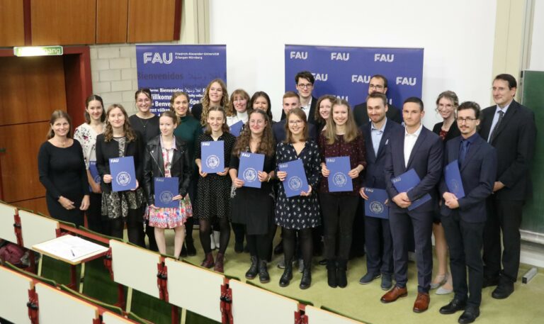 Abschlussfeier Molekulare Medizin und MPM – Bachelor- und Master-Absolvierende der Fakultät auf dem roten Teppich!