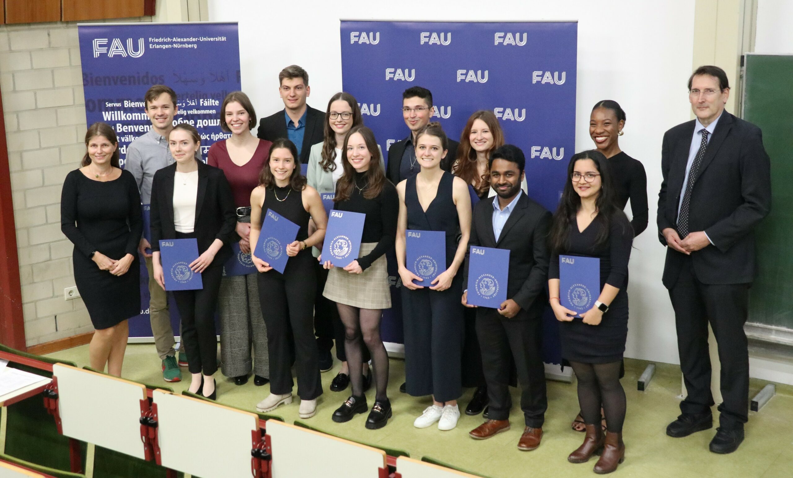 Absolvierende des internationalen Masterstudiengangs Molecular Medicine