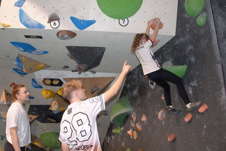 Kostenlose Bouldertherapie für Jugendliche – letzte freie Plätze für den Herbst zu vergeben
